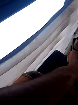 Snapshot of Boy-Bug chatting on 11-28-25, 02:53 Boy-Bug online show from 11-28-25, 02:53