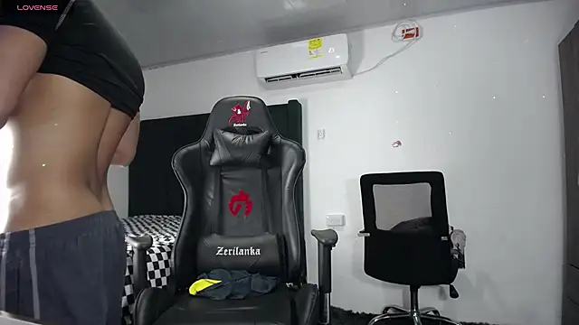 Snapshot of man_dur07 chatting on 12-07-24, 12:52 man dur07 online show from 12-07-24, 12:52