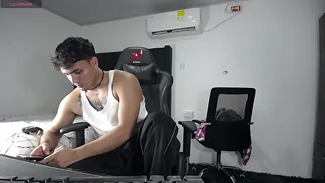 Snapshot of man_dur07 chatting on 12-10-24, 09:22 man dur07 online show from 12-10-24, 09:22