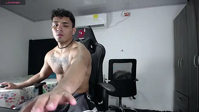 Snapshot of man_dur07 chatting on 12-23-24, 09:29 man dur07 online show from 12-23-24, 09:29