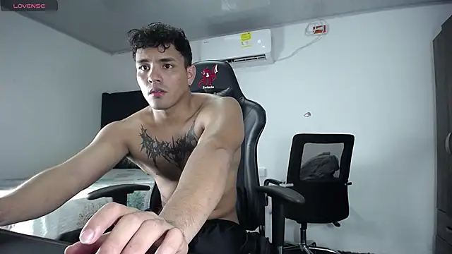 Snapshot of man_dur07 chatting on 12-24-24, 09:55 man dur07 online show from 12-24-24, 09:55