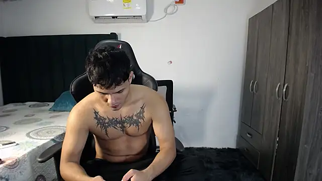 Snapshot of man_dur07 chatting on 01-23-25, 08:13 man dur07 online show from 01-23-25, 08:13