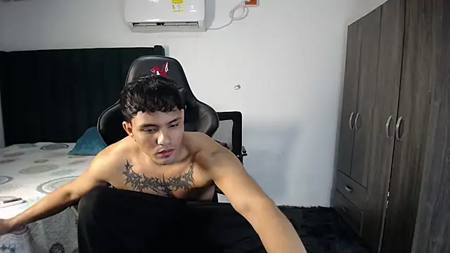 Snapshot of man_dur07 chatting on 01-23-25, 11:15 man dur07 online show from 01-23-25, 11:15