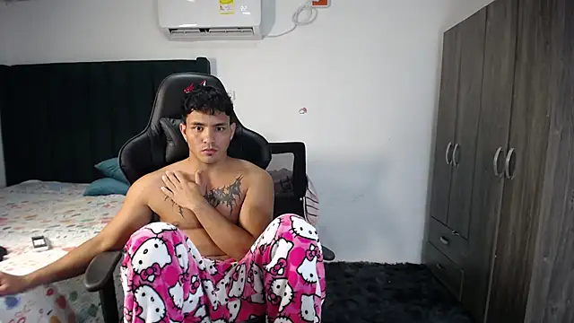 Snapshot of man_dur07 chatting on 01-25-25, 03:30 man dur07 online show from 01-25-25, 03:30