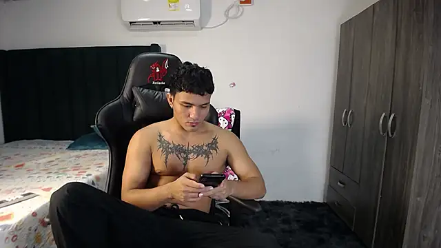 Snapshot of man_dur07 chatting on 01-25-25, 08:42 man dur07 online show from 01-25-25, 08:42