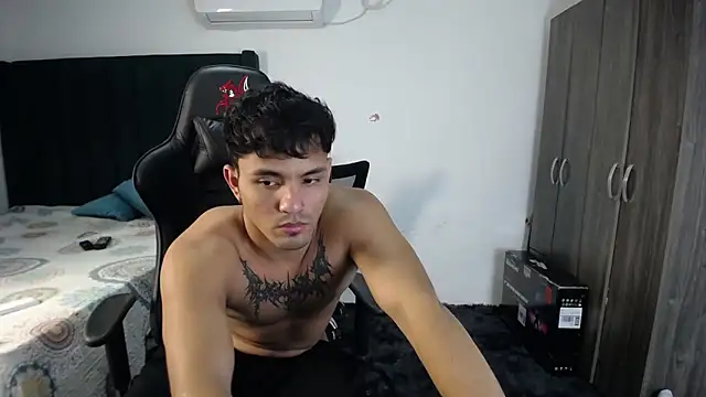 Snapshot of man_dur07 chatting on 02-10-25, 01:03 man dur07 online show from 02-10-25, 01:03