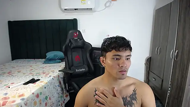 Snapshot of man_dur07 chatting on 02-12-25, 08:29 man dur07 online show from 02-12-25, 08:29