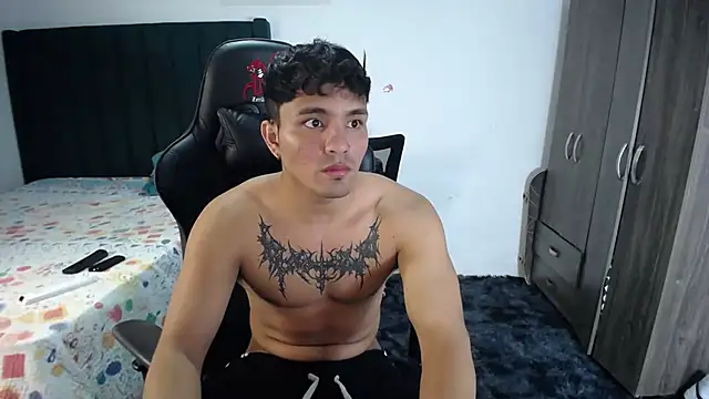 Snapshot of man_dur07 chatting on 02-12-25, 11:30 man dur07 online show from 02-12-25, 11:30