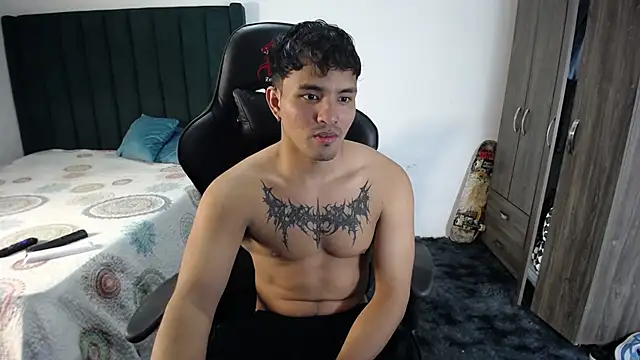 Snapshot of man_dur07 chatting on 02-25-25, 08:30 man dur07 online show from 02-25-25, 08:30