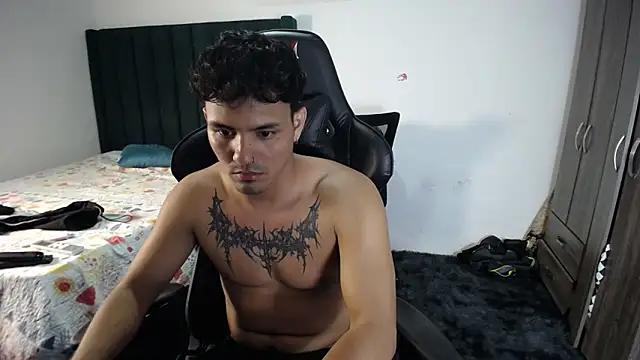 Snapshot of man_dur07 chatting on 03-12-25, 11:44 man dur07 online show from 03-12-25, 11:44