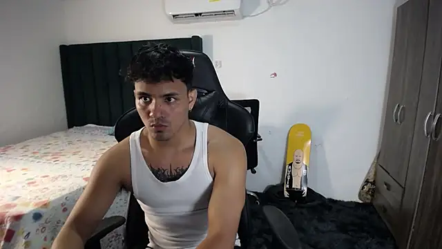 Snapshot of man_dur07 chatting on 03-15-25, 08:32 man dur07 online show from 03-15-25, 08:32