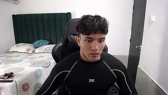 Snapshot of man_dur07 chatting on 09-12-25, 07:36 man dur07 online show from 09-12-25, 07:36