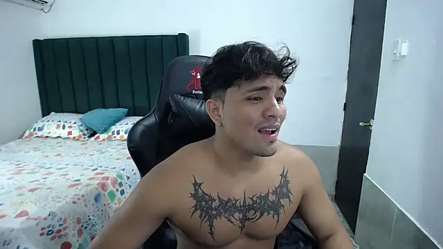 Snapshot of man_dur07 chatting on 10-04-25, 08:18 man dur07 online show from 10-04-25, 08:18