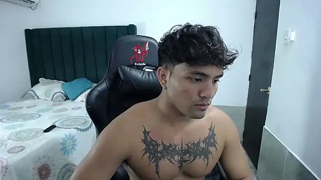 Snapshot of man_dur07 chatting on 10-09-25, 06:17 man dur07 online show from 10-09-25, 06:17