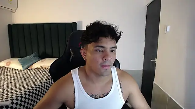 Snapshot of man_dur07 chatting on 10-20-25, 09:04 man dur07 online show from 10-20-25, 09:04