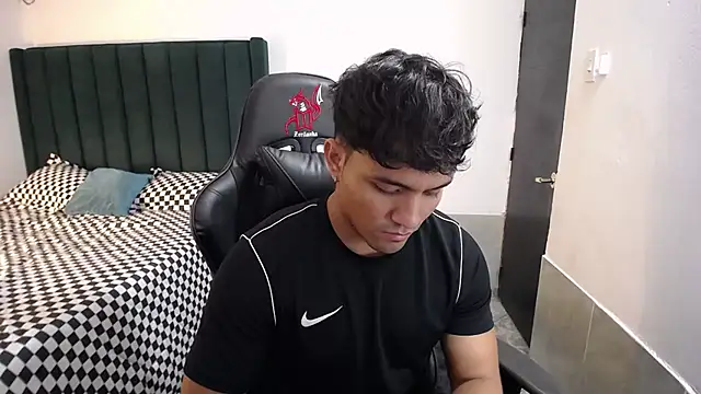 Snapshot of man_dur07 chatting on 10-24-25, 07:54 man dur07 online show from 10-24-25, 07:54