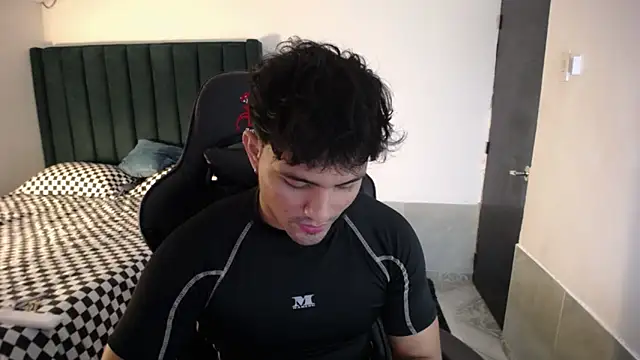 Snapshot of man_dur07 chatting on 11-05-25, 06:30 man dur07 online show from 11-05-25, 06:30