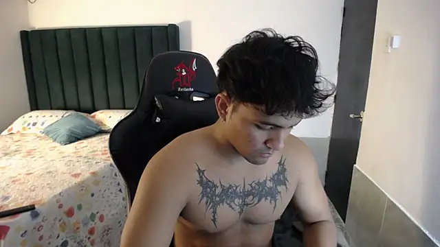 Snapshot of man_dur07 chatting on 11-19-25, 09:04 man dur07 online show from 11-19-25, 09:04