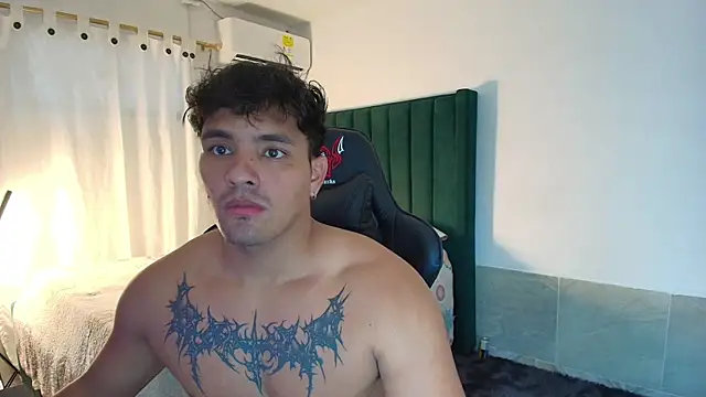 Snapshot of man_dur07 chatting on 11-22-25, 08:52 man dur07 online show from 11-22-25, 08:52