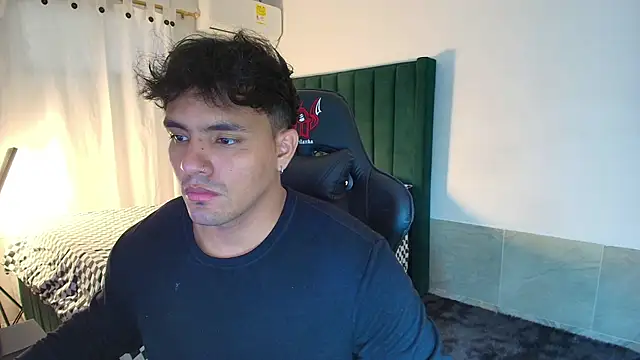 Snapshot of man_dur07 chatting on 11-29-25, 06:22 man dur07 online show from 11-29-25, 06:22