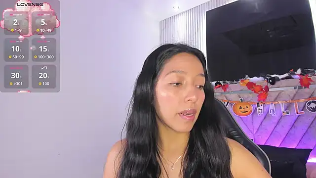 Snapshot of Valery_wang chatting on 10-30-25, 11:55 Valery wang online show from 10-30-25, 11:55