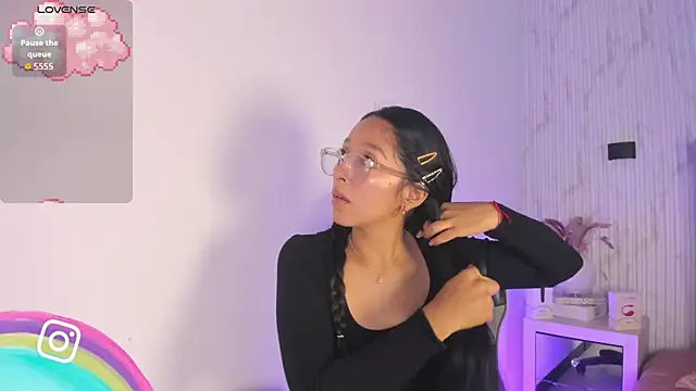 Snapshot of Valery_wang chatting on 11-04-25, 12:04 Valery wang online show from 11-04-25, 12:04