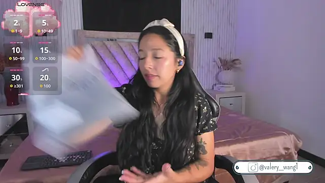 Snapshot of Valery_wang chatting on 11-06-25, 11:44 Valery wang online show from 11-06-25, 11:44