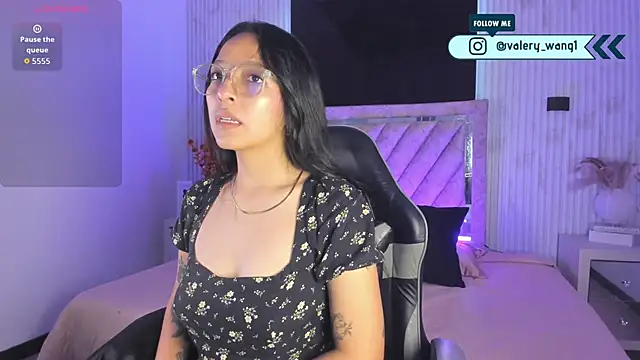 Snapshot of Valery_wang chatting on 11-19-25, 11:32 Valery wang online show from 11-19-25, 11:32