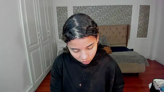 Snapshot of Mayaa_ross chatting on 10-01-25, 02:17 Mayaa ross online show from 10-01-25, 02:17