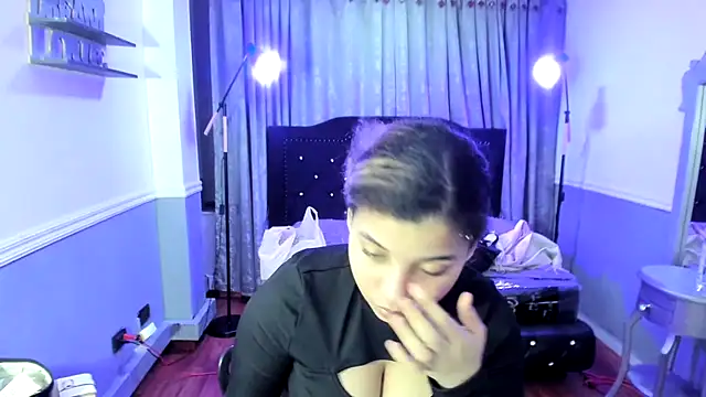 Snapshot of Mayaa_ross chatting on 11-18-25, 12:49 Mayaa ross online show from 11-18-25, 12:49