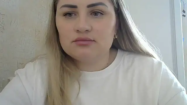 Snapshot of Honeydew-Waves chatting on 05-22-26, 05:47 Honeydew-Waves online show from 05-22-26, 05:47