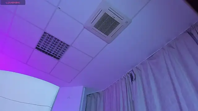 Snapshot of SinCityLiz chatting on 11-18-25, 10:47 SinCityLiz online show from 11-18-25, 10:47