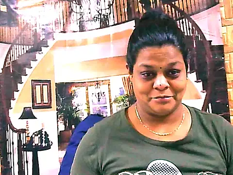 Snapshot of indianCherryPie chatting on 09-26-25, 05:44 indianCherryPie online show from 09-26-25, 05:44