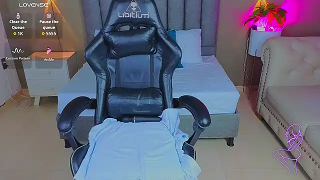 angelica dymond online show from 04-01-26, 06:49