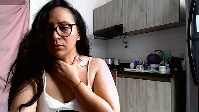 Snapshot of mariamulata chatting on 05-01-26, 06:01 mariamulata online show from 05-01-26, 06:01