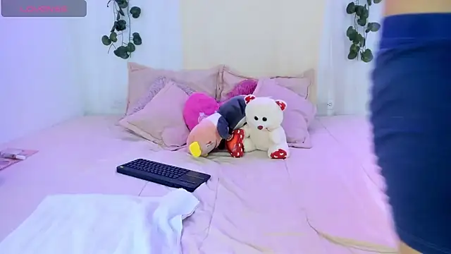 catalina and roger online show from 10-10-25, 03:44