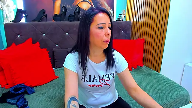 LauraSin online show from 05-25-26, 03:01