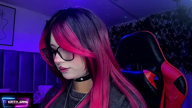 Kitty Gang online show from 02-12-26, 01:33