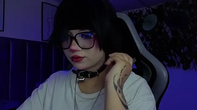 Kitty Gang online show from 05-21-26, 01:23