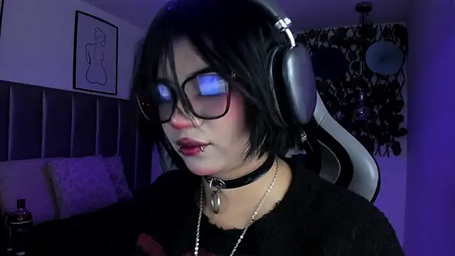 Snapshot of Kitty_Gang chatting on 07-02-26, 01:05 Kitty Gang online show from 07-02-26, 01:05