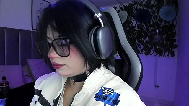 Snapshot of Kitty_Gang chatting on 07-11-26, 01:08 Kitty Gang online show from 07-11-26, 01:08