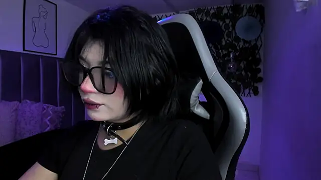 Snapshot of Kitty_Gang chatting on 07-22-26, 12:57 Kitty Gang online show from 07-22-26, 12:57