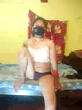 Snapshot of indiancouple09 chatting on 02-20-25, 11:43 indiancouple09 online show from 02-20-25, 11:43