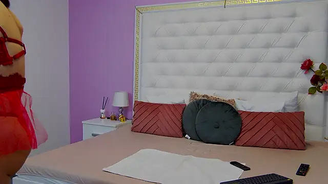 Lenna Paul online show from 02-10-25, 05:25