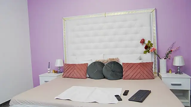 Lenna Paul online show from 02-28-25, 04:32