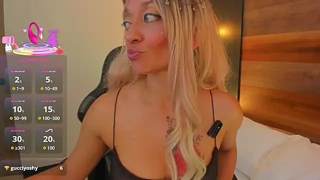 emma collson online show from 10-28-25, 02:37