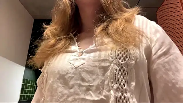 Celeste Glow online show from 12-04-24, 08:29