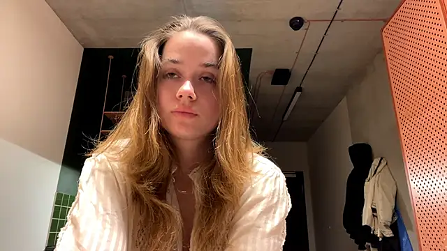 Celeste Glow online show from 12-04-24, 11:35