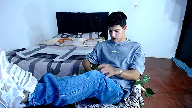 Snapshot of freddy_romas chatting on 09-29-25, 01:55 freddy romas online show from 09-29-25, 01:55