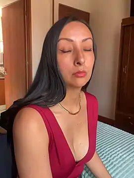 Snapshot of yaralyminjo2 chatting on 12-31-24, 04:35 yaralyminjo2 online show from 12-31-24, 04:35